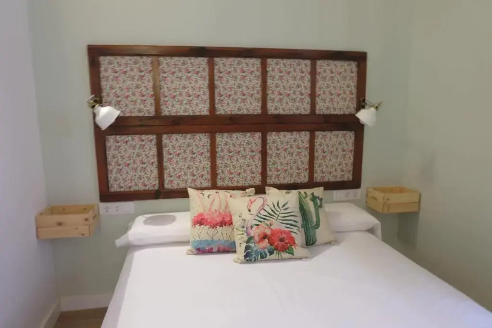 LA MOMA Apartments & Room