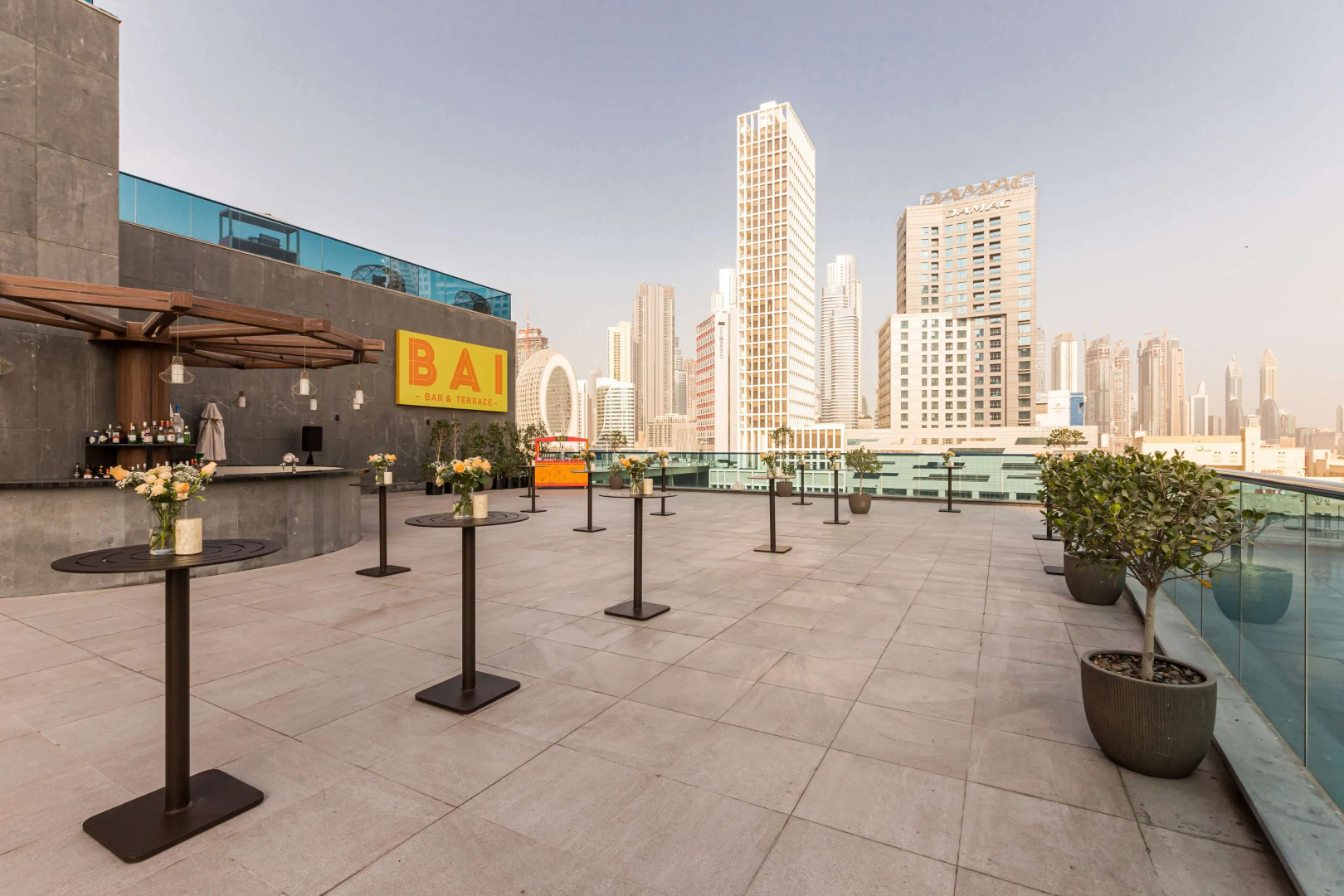 Отель Radisson Blu Hotel, Dubai Canal View