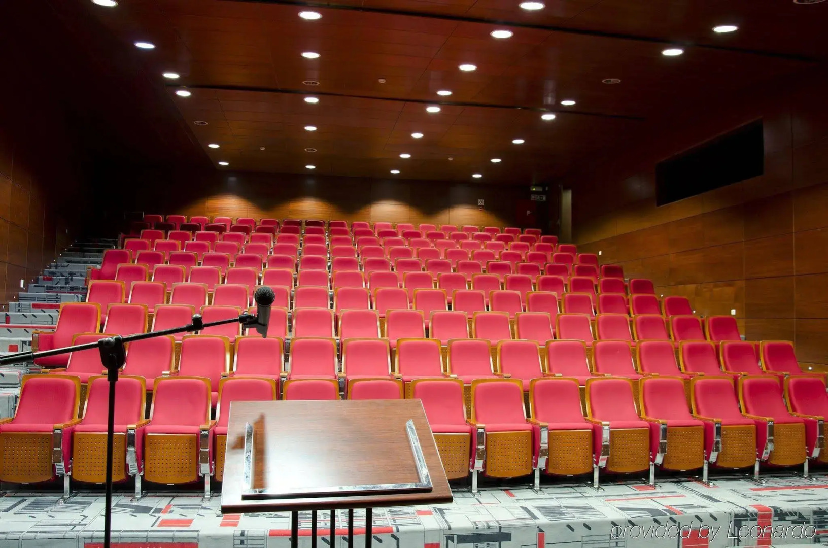 VIP Executive Art's Hotel