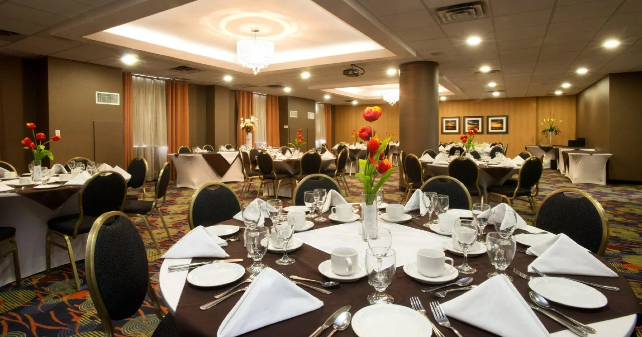 Holiday Inn Hotel & Suites Mississauga by IHG