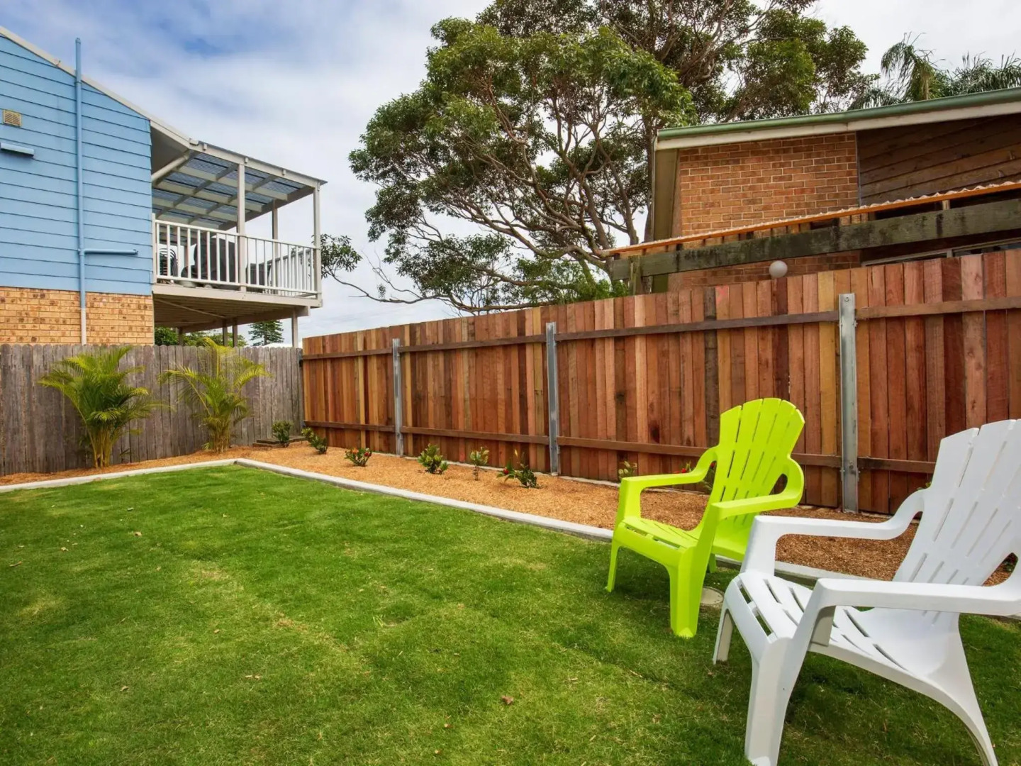 Sandy Feet Retreat - Pet Friendly - 1 Min Walk to Beach