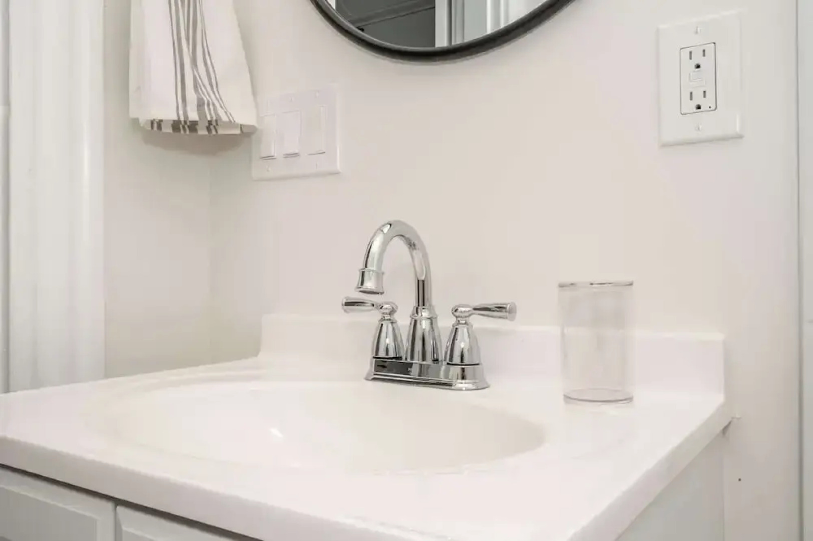 Historic Ludlow Apt A