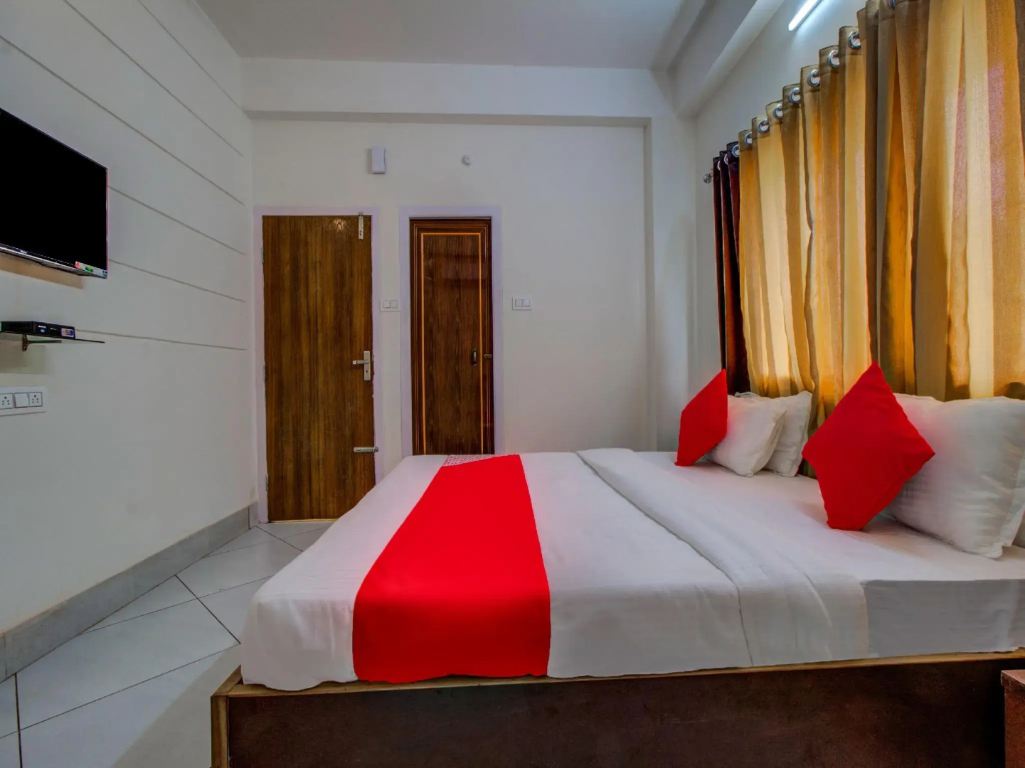 OYO 15636 Mountain Green