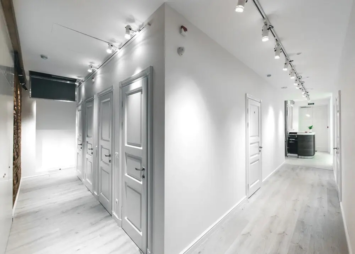 Safe Haven Nevsky 95 - Hostel