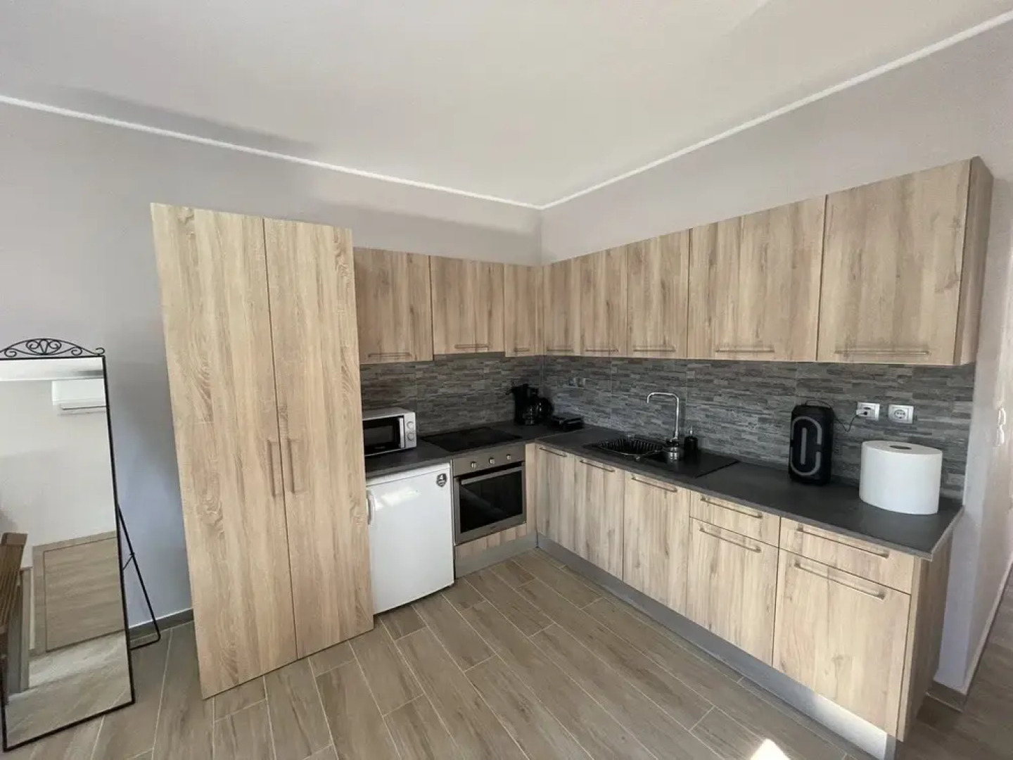 Avr Deluxe Suites 6 Airport Free Shuttle