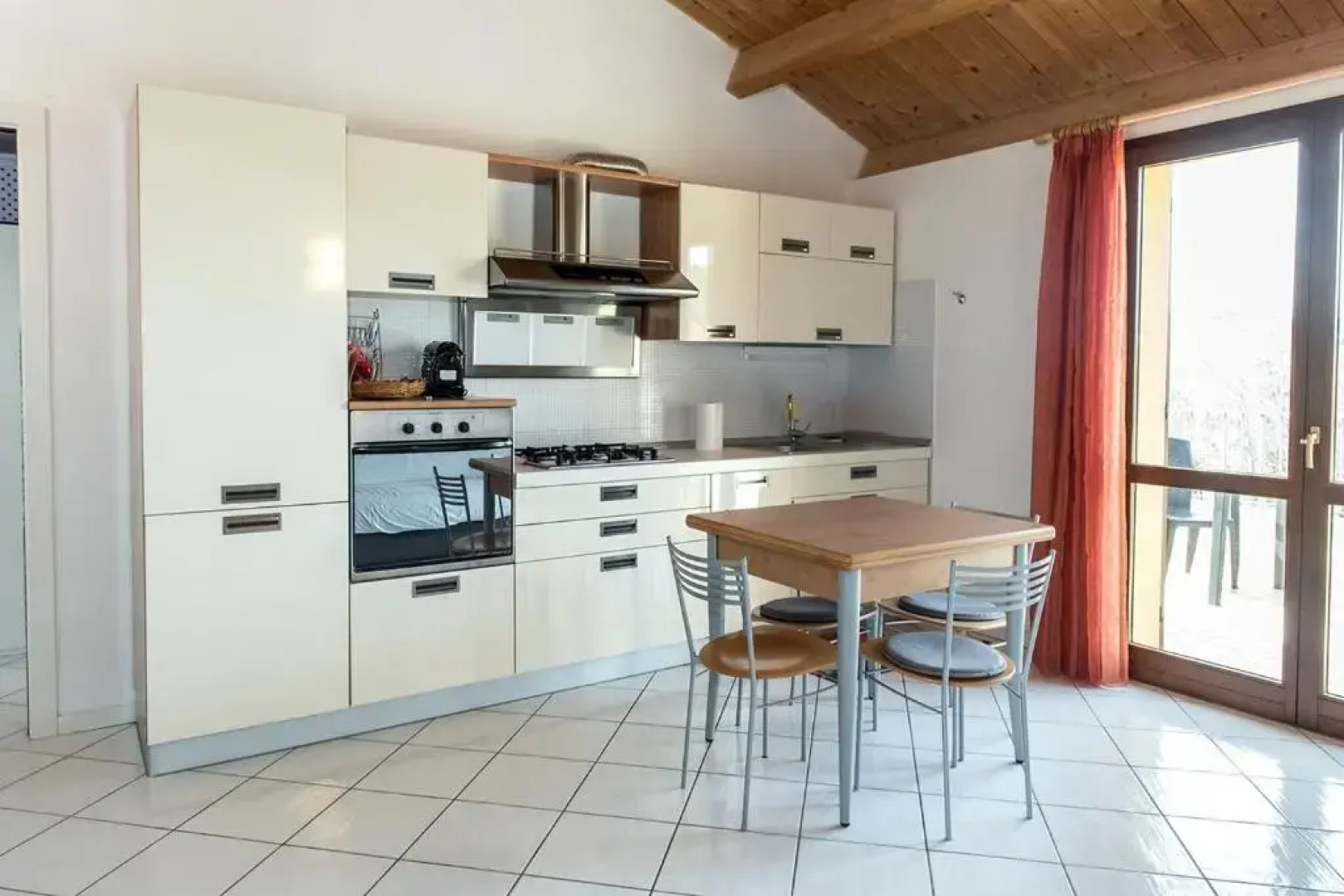 N036 - Numana, bilocale con terrazzo in residence con piscina