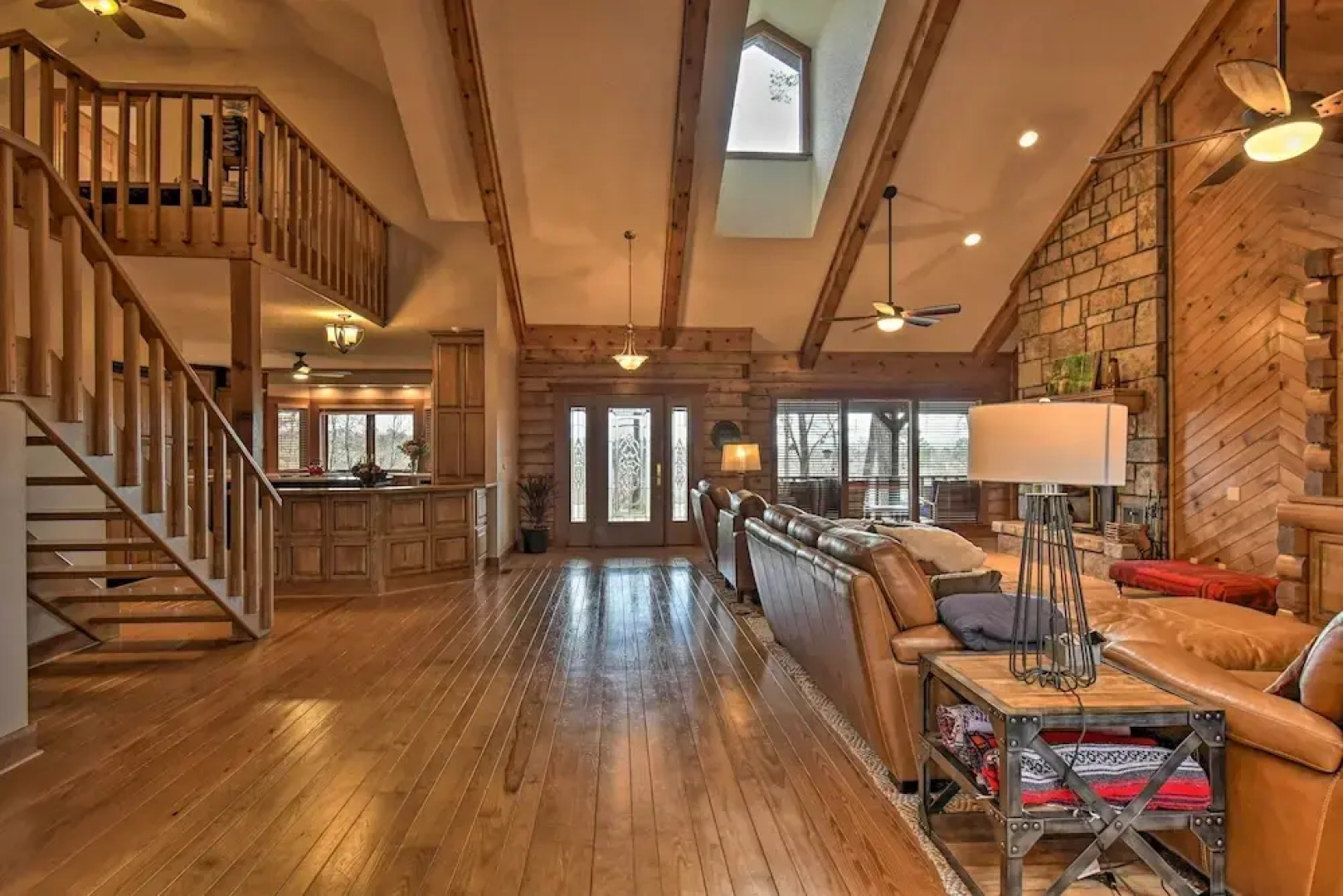 Hot Tub, Grill: Hilltop Log Cabin in Hot Springs!