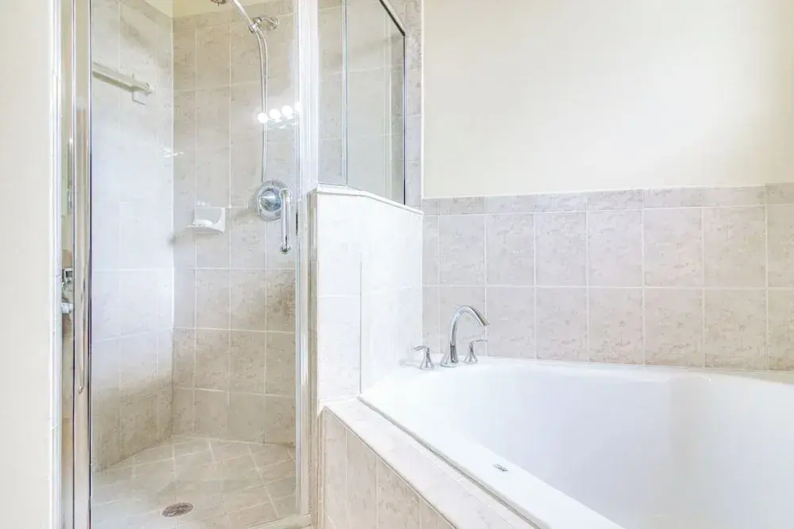 Yard w/ Lake View: Remote Working Hub in Homestead