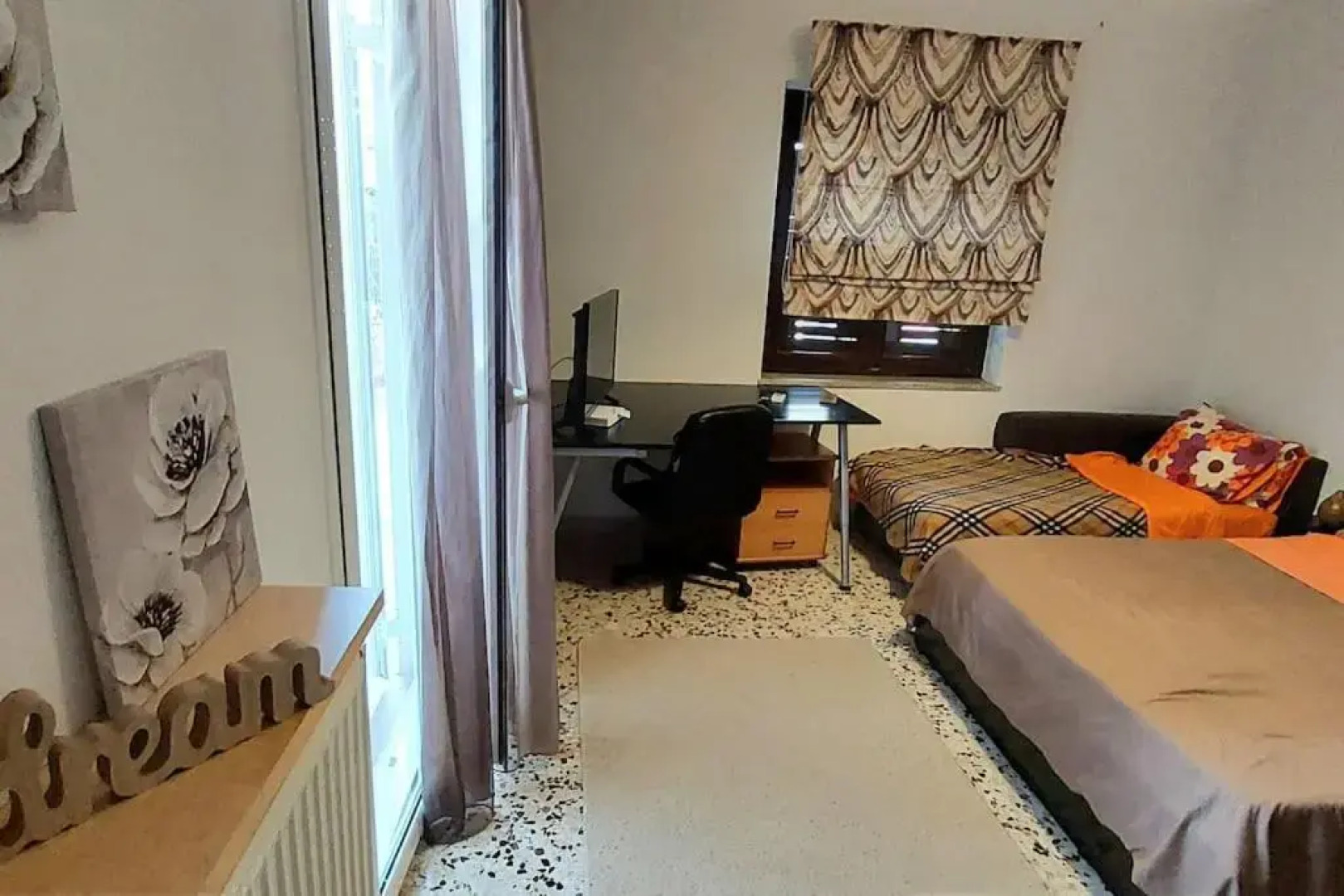 Cosy and roomy 78m2(Μονοκατοικία)