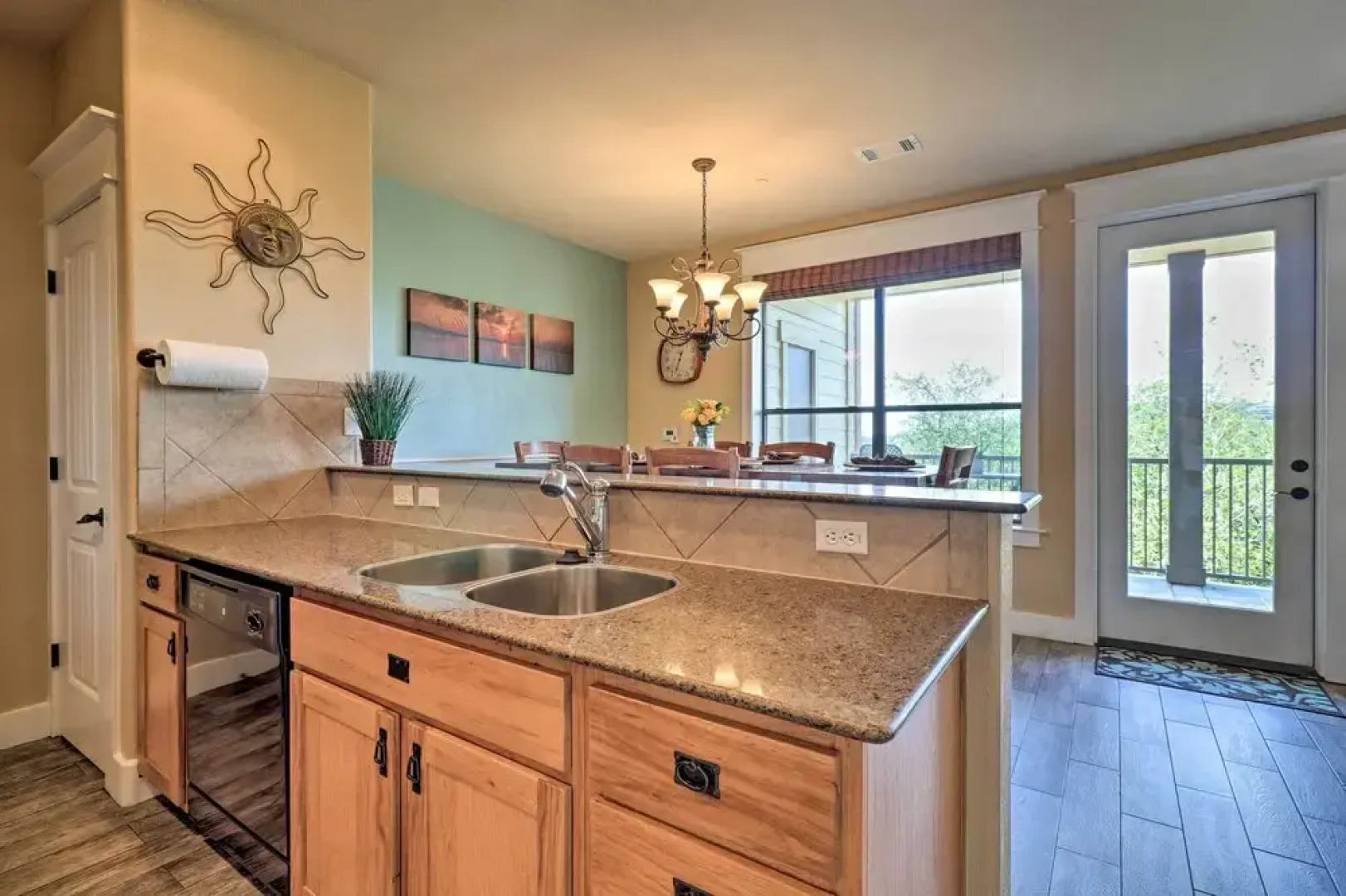 Lake Travis Condo W/ Resort Amenity Access!