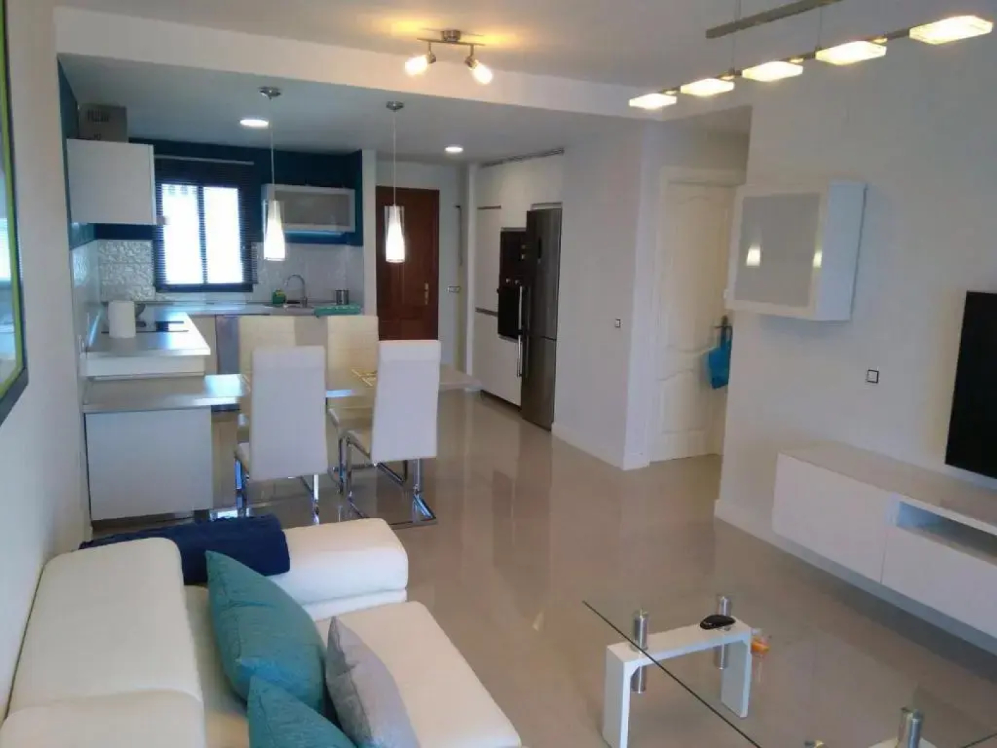 Ocean Front Apartment (WiFi)