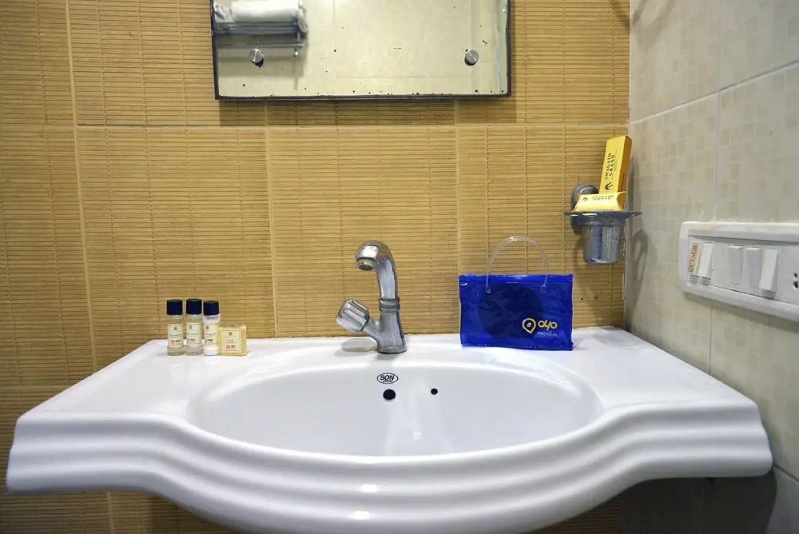 OYO Premium Habsiguda