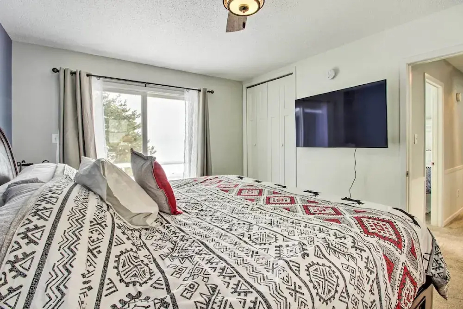 Waterfront Gull Lake w/ Dock: Family Friendly!