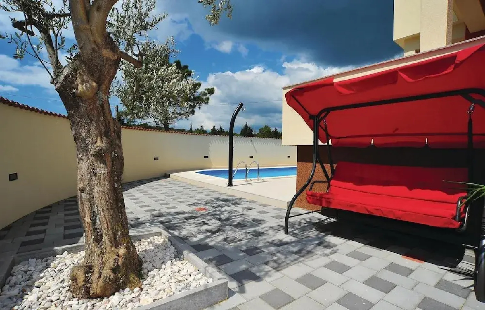 Awesome Home in Pakostane With Wifi and 5 Bedrooms