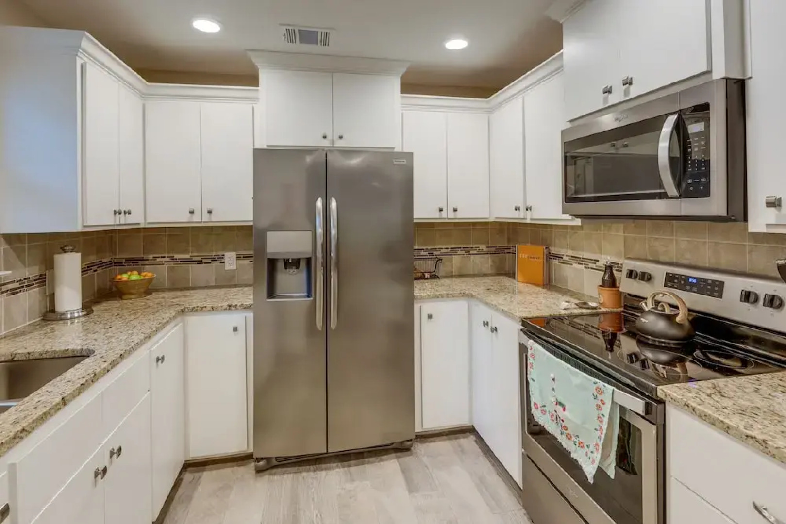 A-frame Cottage w/ Deck ~ 5 Mi to Lake Bastrop!