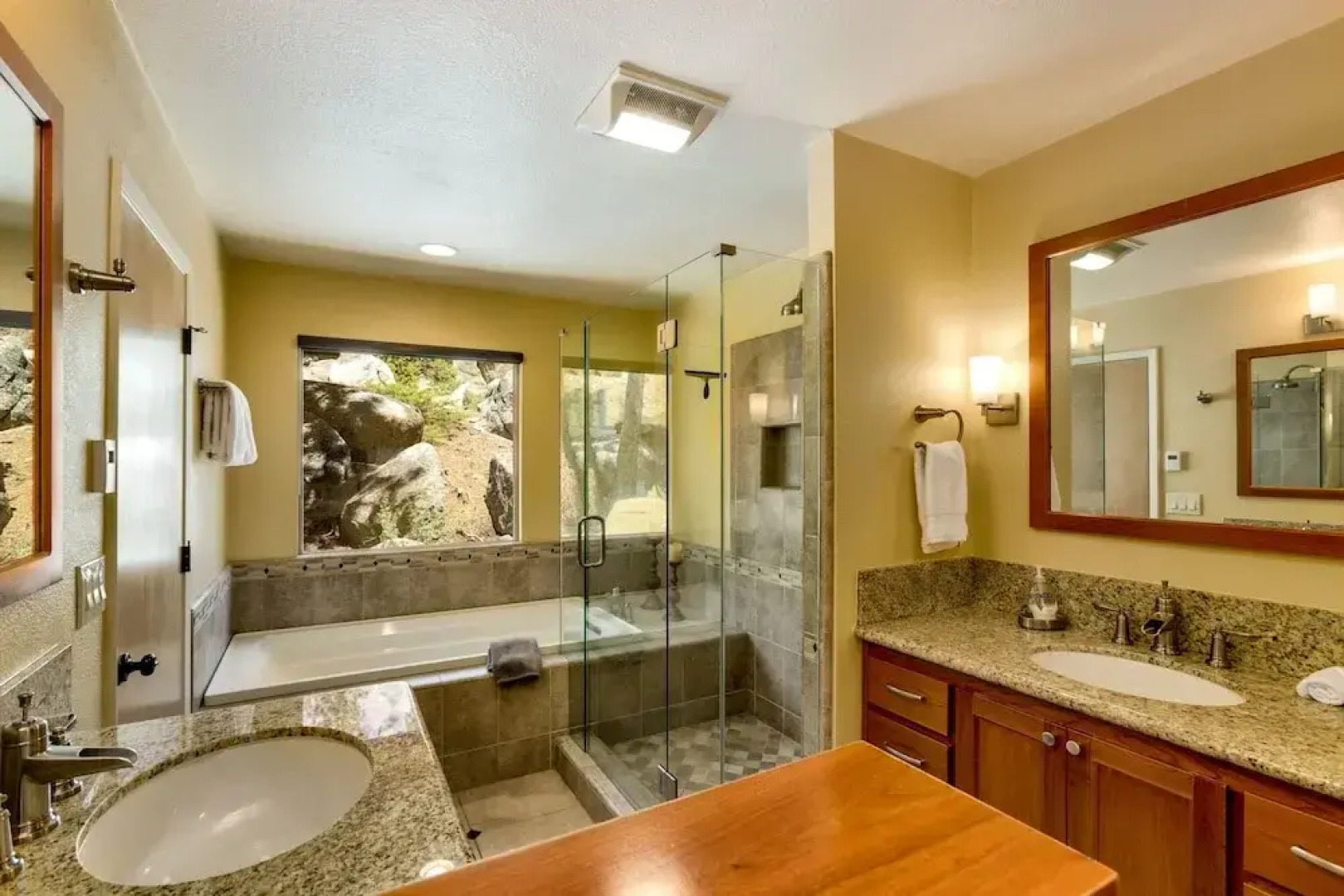 Tudor Lodge 4 Bedroom Home