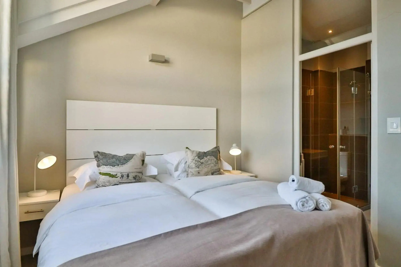 Отель Whale Coast All-Suite-Hotel