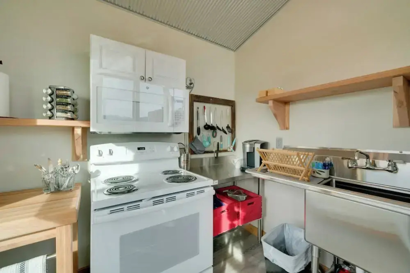 Beautiful Ranch Cottage - 45 Mi to Yellowstone NP!