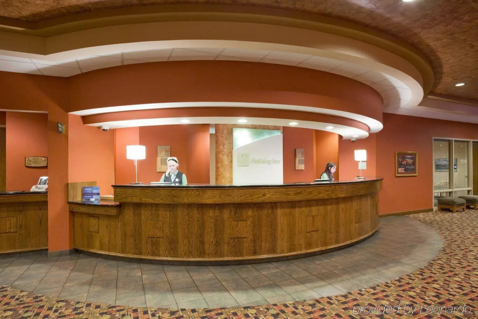 DoubleTree by Hilton St. Paul East