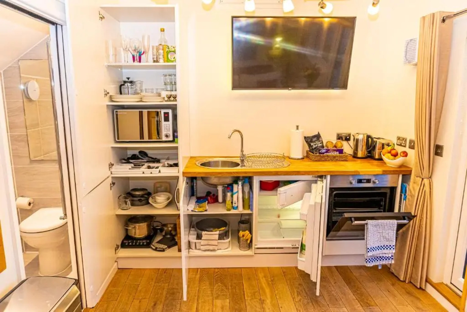 Sea View Holiday Flat - Covehurst Bay