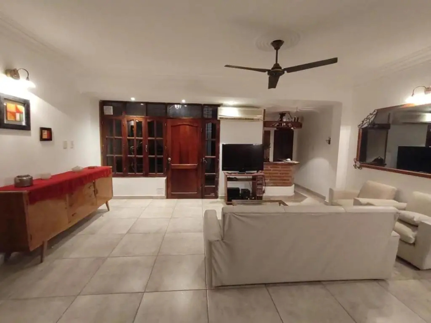 casa p/4 personas sobre av. roca con cochera