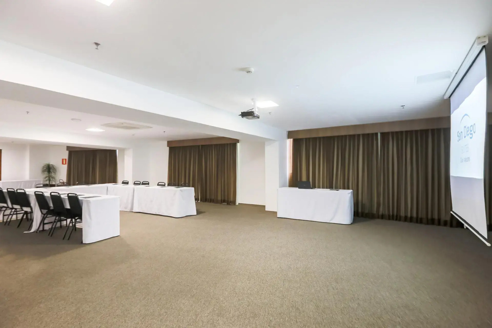 San Diego Suites Governador Valadares