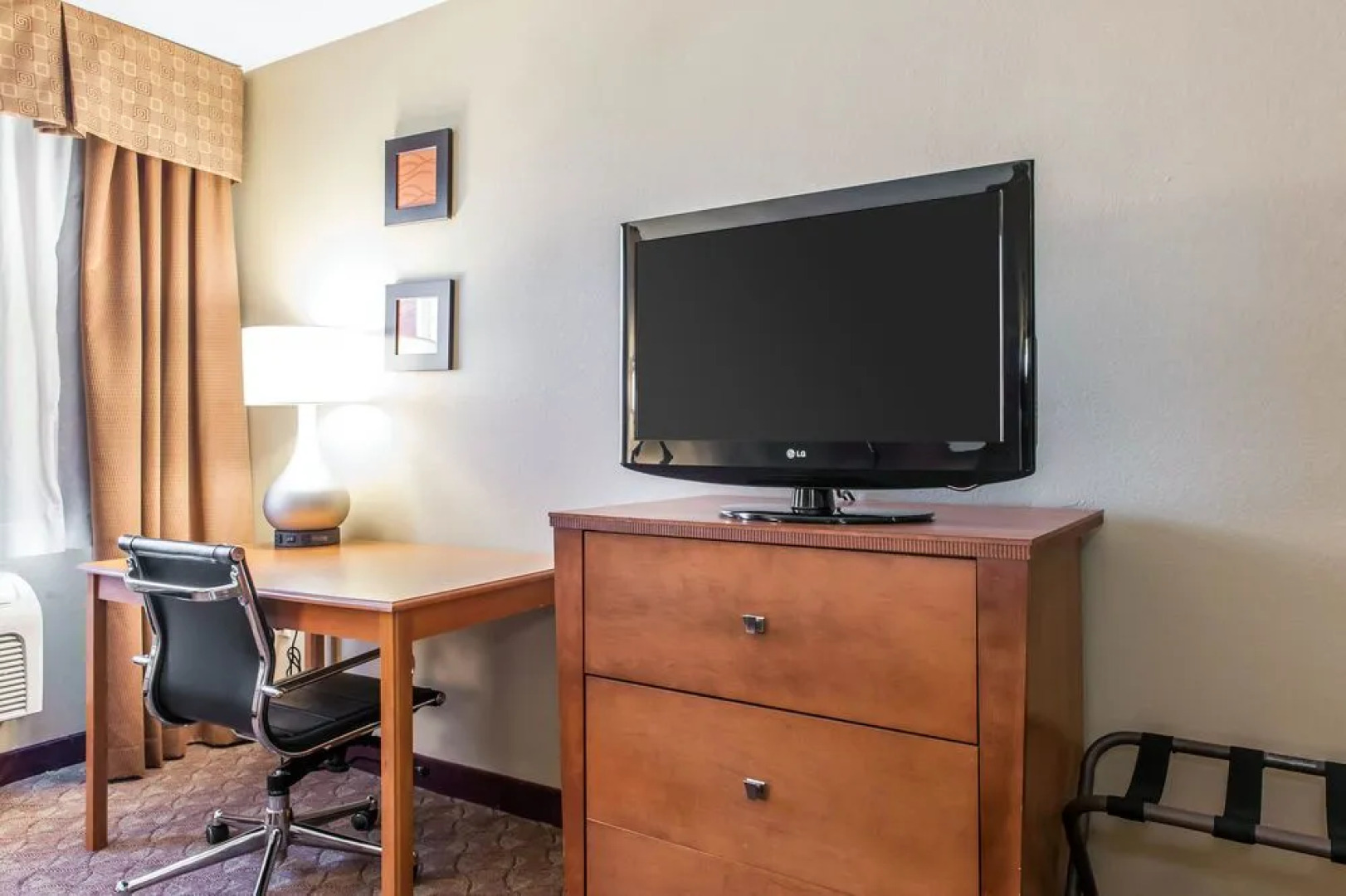 Holiday Inn Express And Suites Napoleon