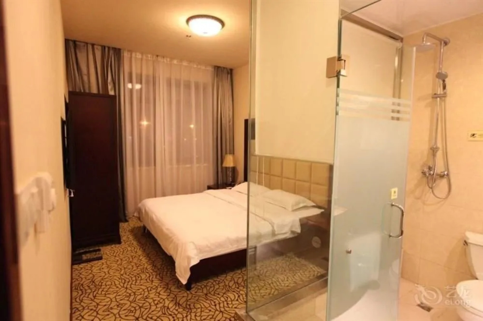 Qingdao Zhongyang Business Hotel