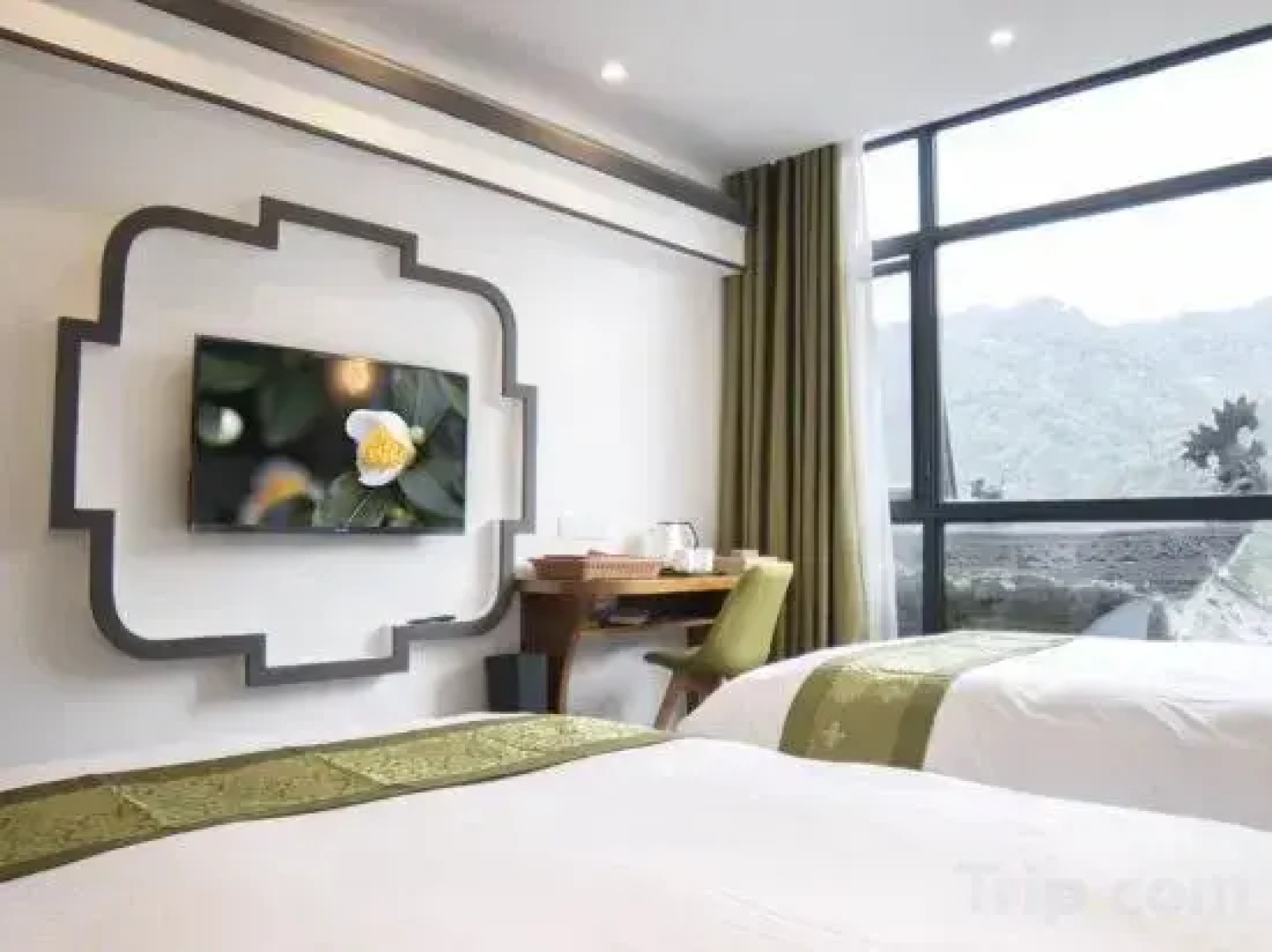 Selenium-themed Inn In West Huangshan City