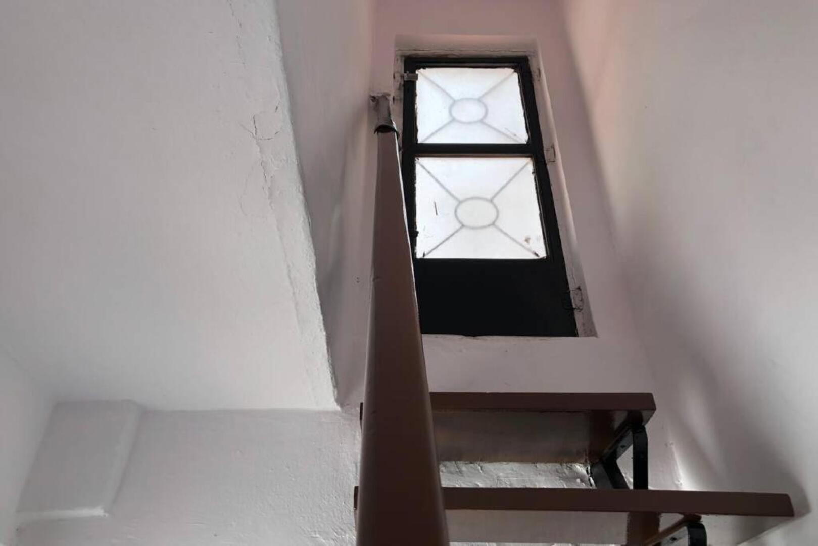 M4 Cool Terrace. 1 min to metro. 15 min to center