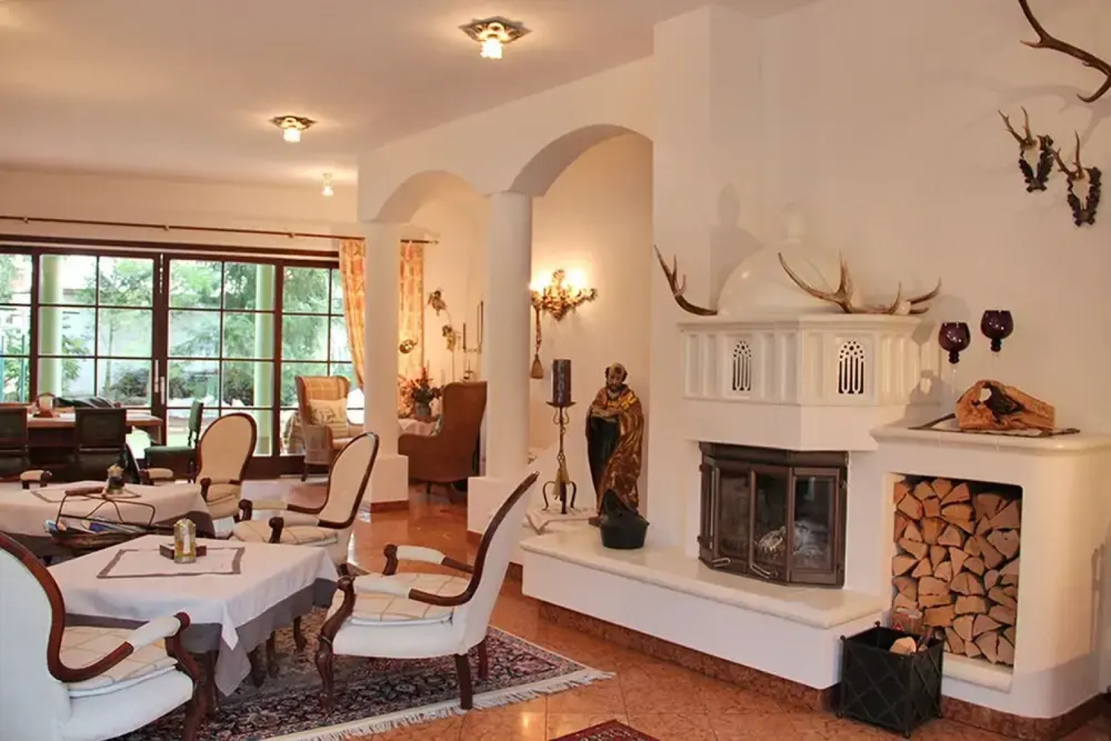 Dietrichsteinerhof Apartments & Rooms