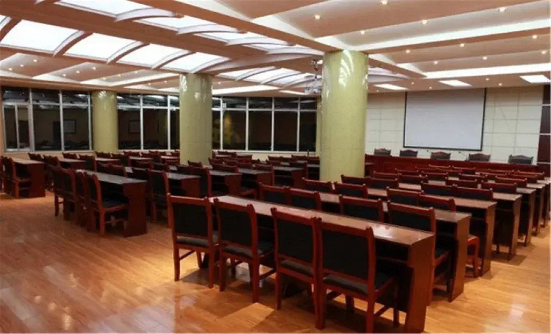 Zhang Ye Post and Telecommunications Hotel