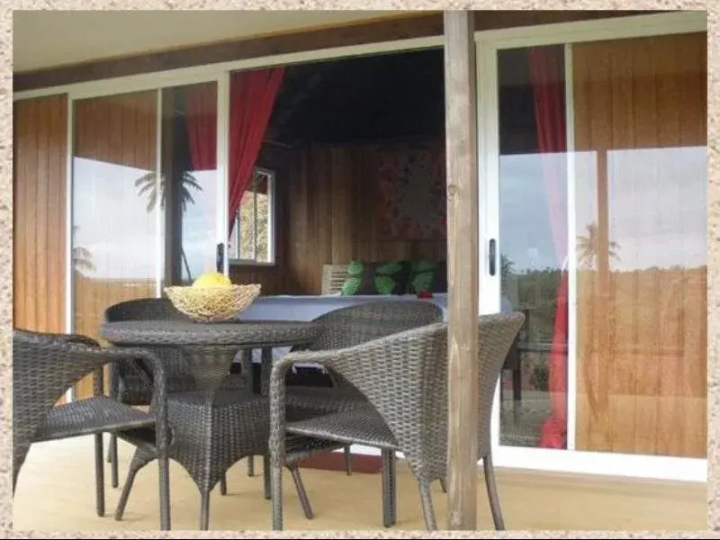 Pension La Perruche Rouge