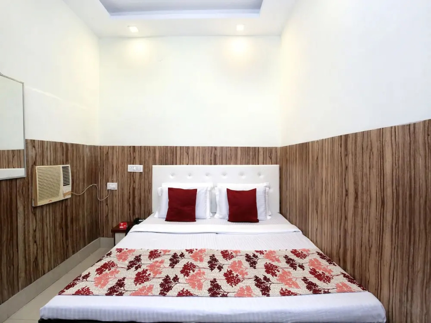 OYO 12163 Hotel Aaryan