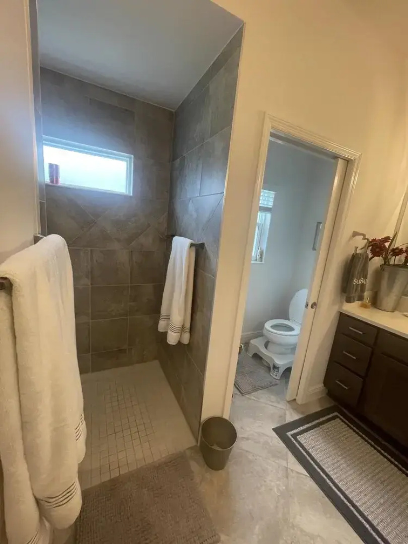 Designer Home In Saint Catherine