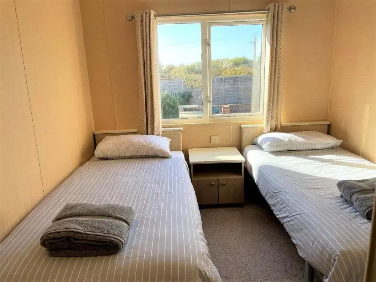 Pevensey Bay Holiday Park Corner Lodge With Own Garden 3 Bedrooms 2 Bathrooms Beach 5 Minutes Walk