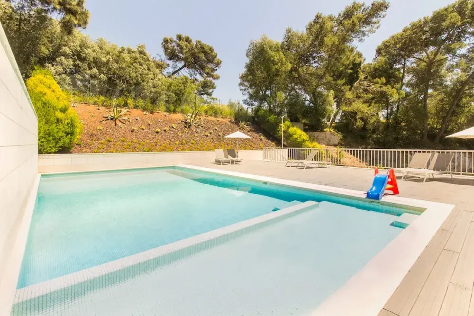 Luxury Beach Experience in Lisbon