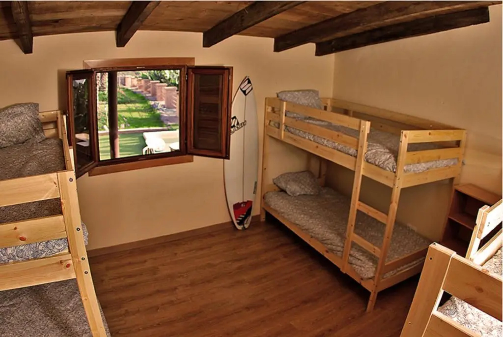 Twin Fin Surf Camp - Hostel