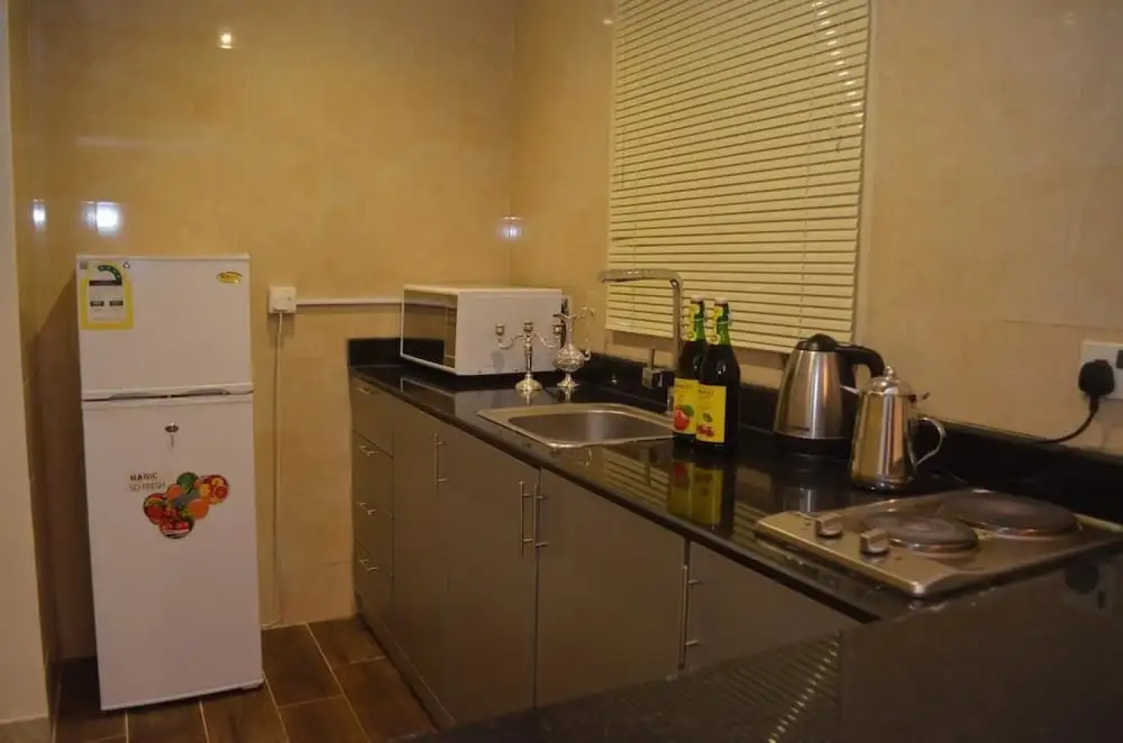 Grand Plaza Hotel Suites