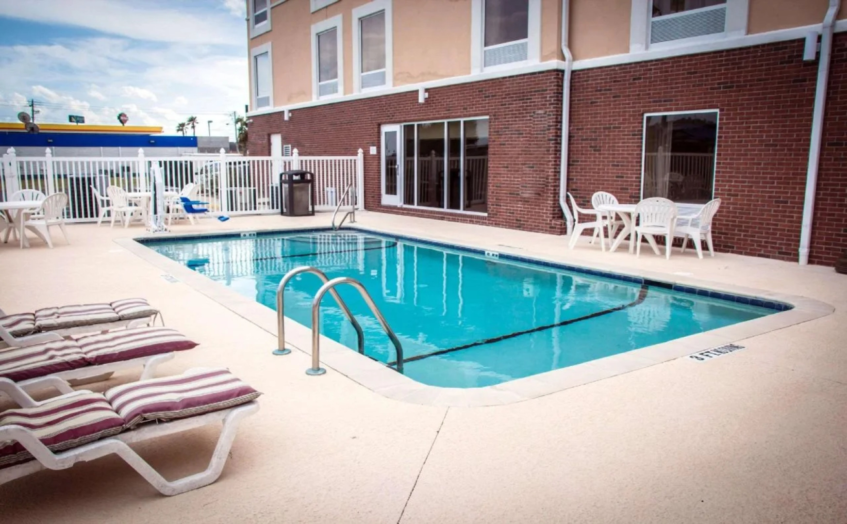 Sleep Inn & Suites Brunswick North