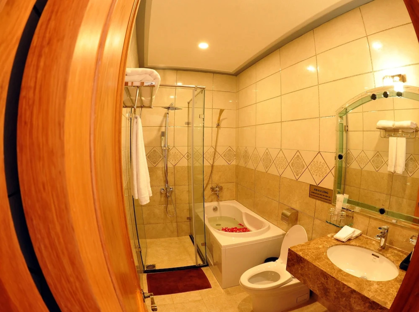 Tam Chau Luxury Hotel