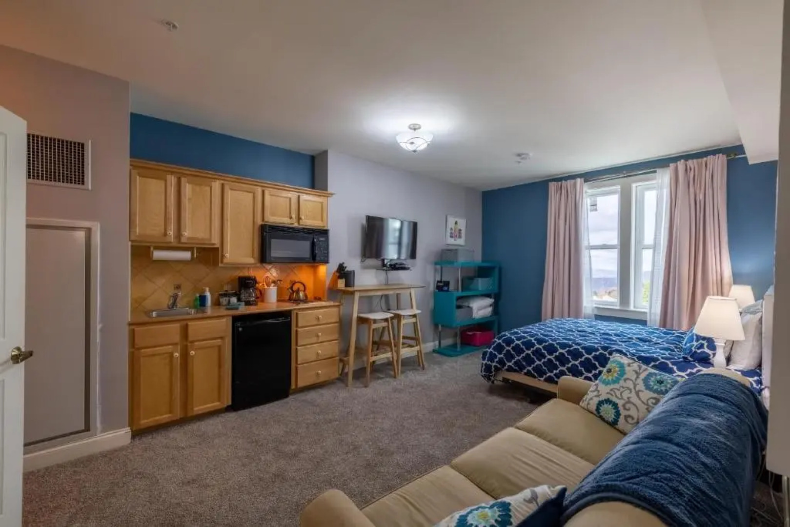 Seneca 202-204 Deluxe Seneca 2 Bedroom, 2 Bath Condo