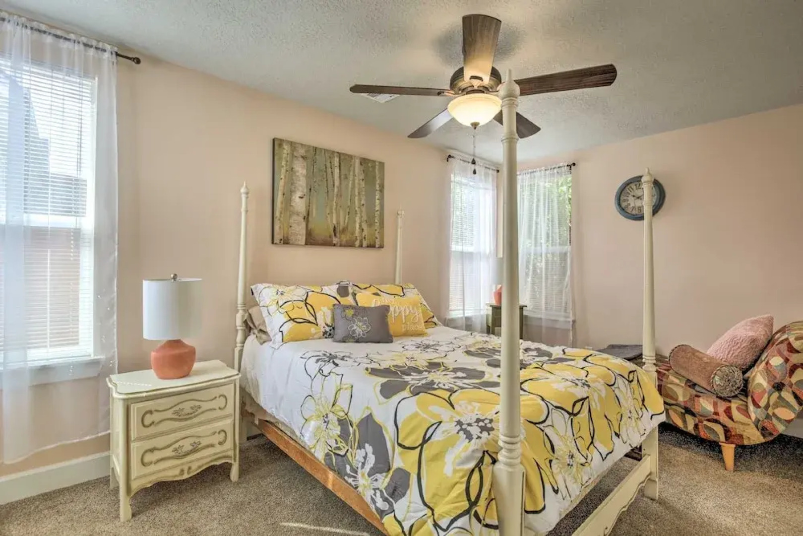 Diva's Den - West Salem Bungalow 3 Bedroom Bungalow by Redawning