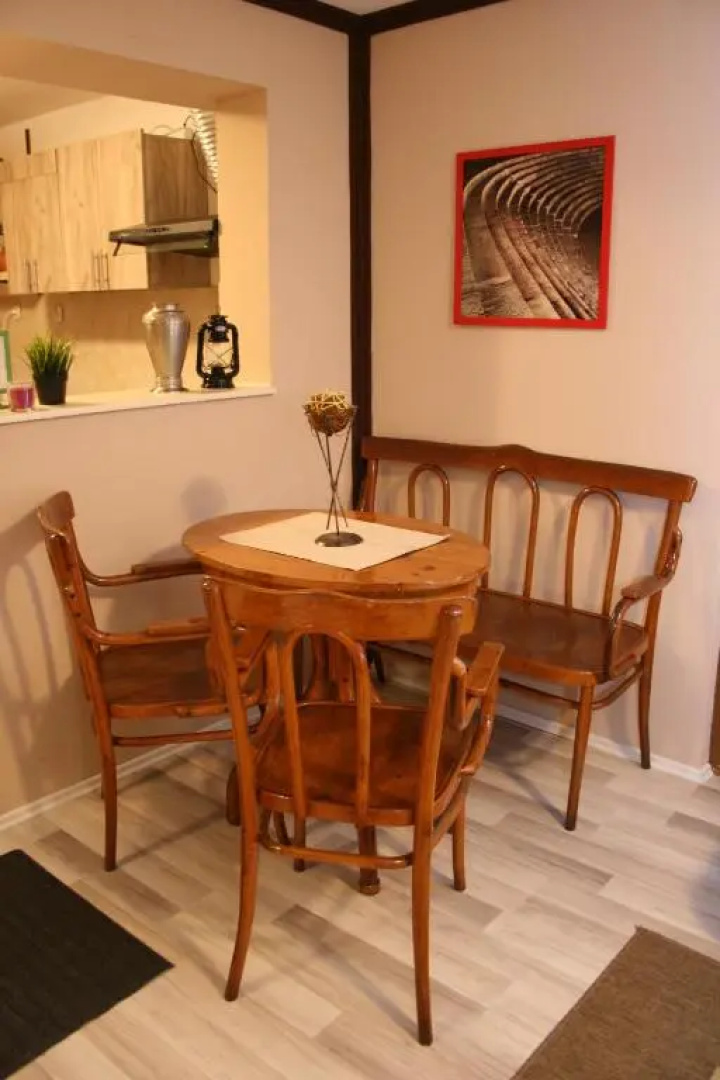 Lukanov Apartments & Guest Rooms