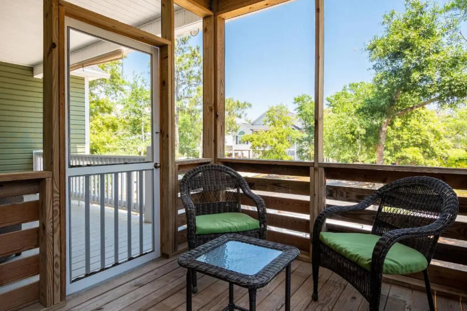 Shore 2 Relax by Oak Island Accommodations