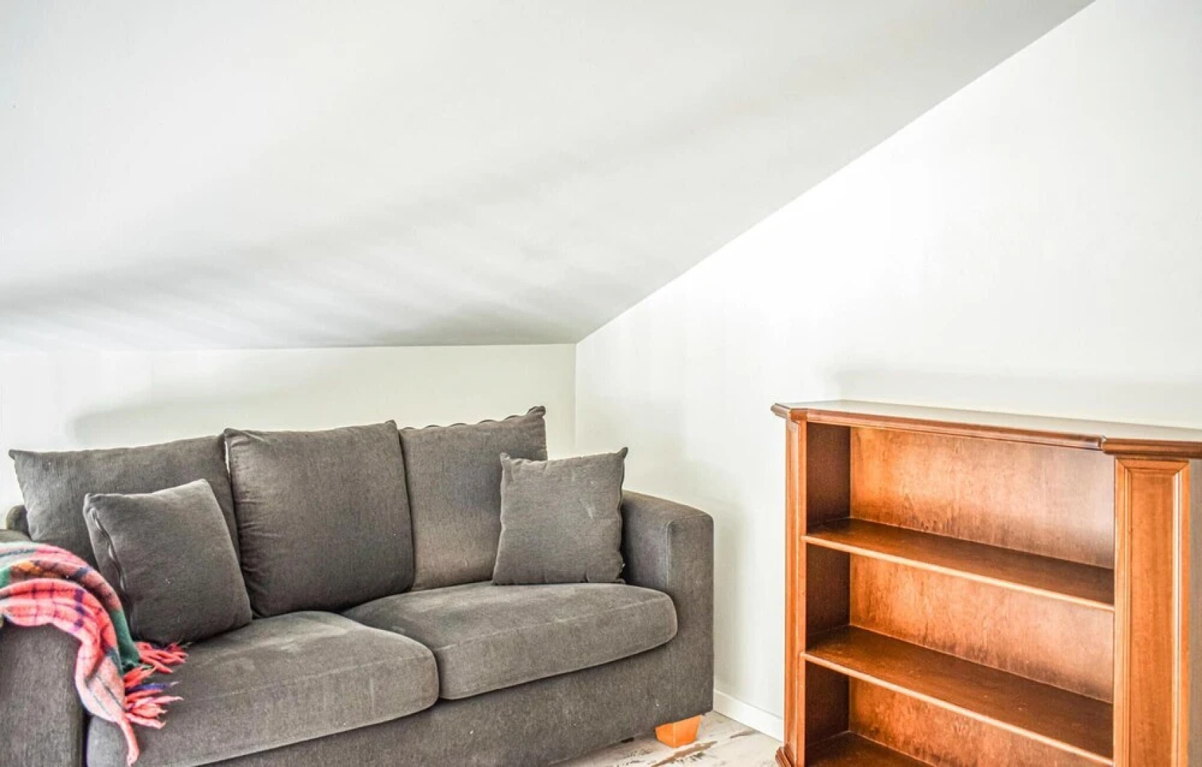 Nice Home in Etne With 5 Bedrooms and Wifi