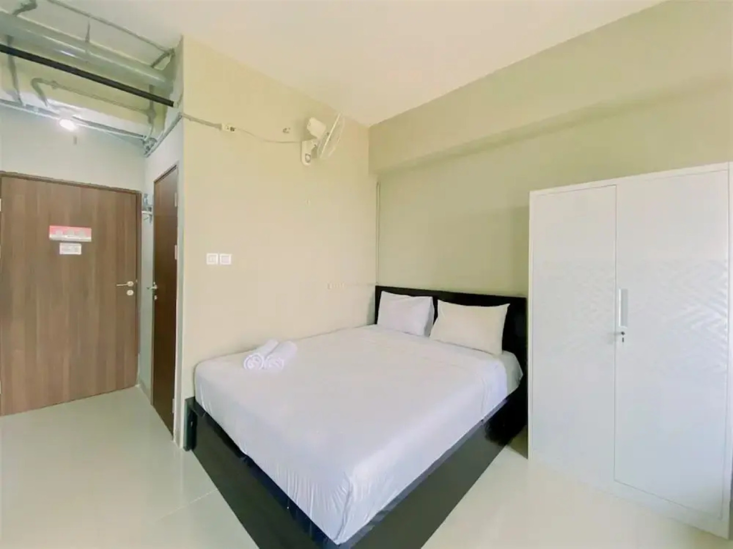 Warm And Homey Studio At Royal Sentul Park Apartment