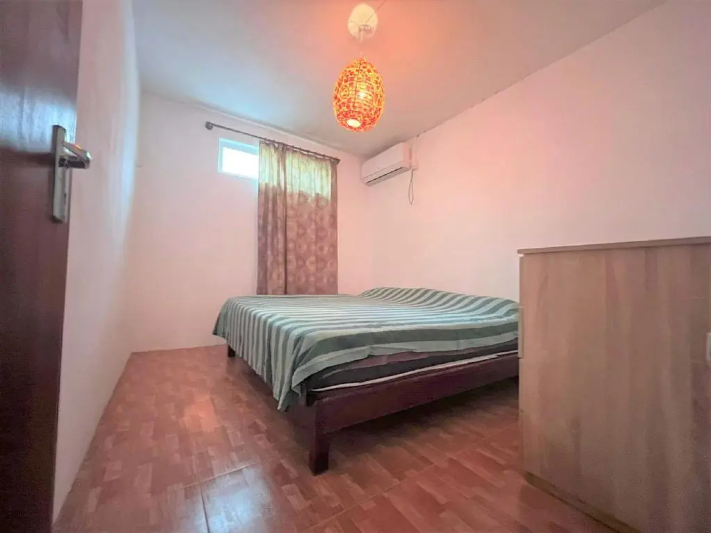 Chaleureuse maison située a 1 minute de la plage