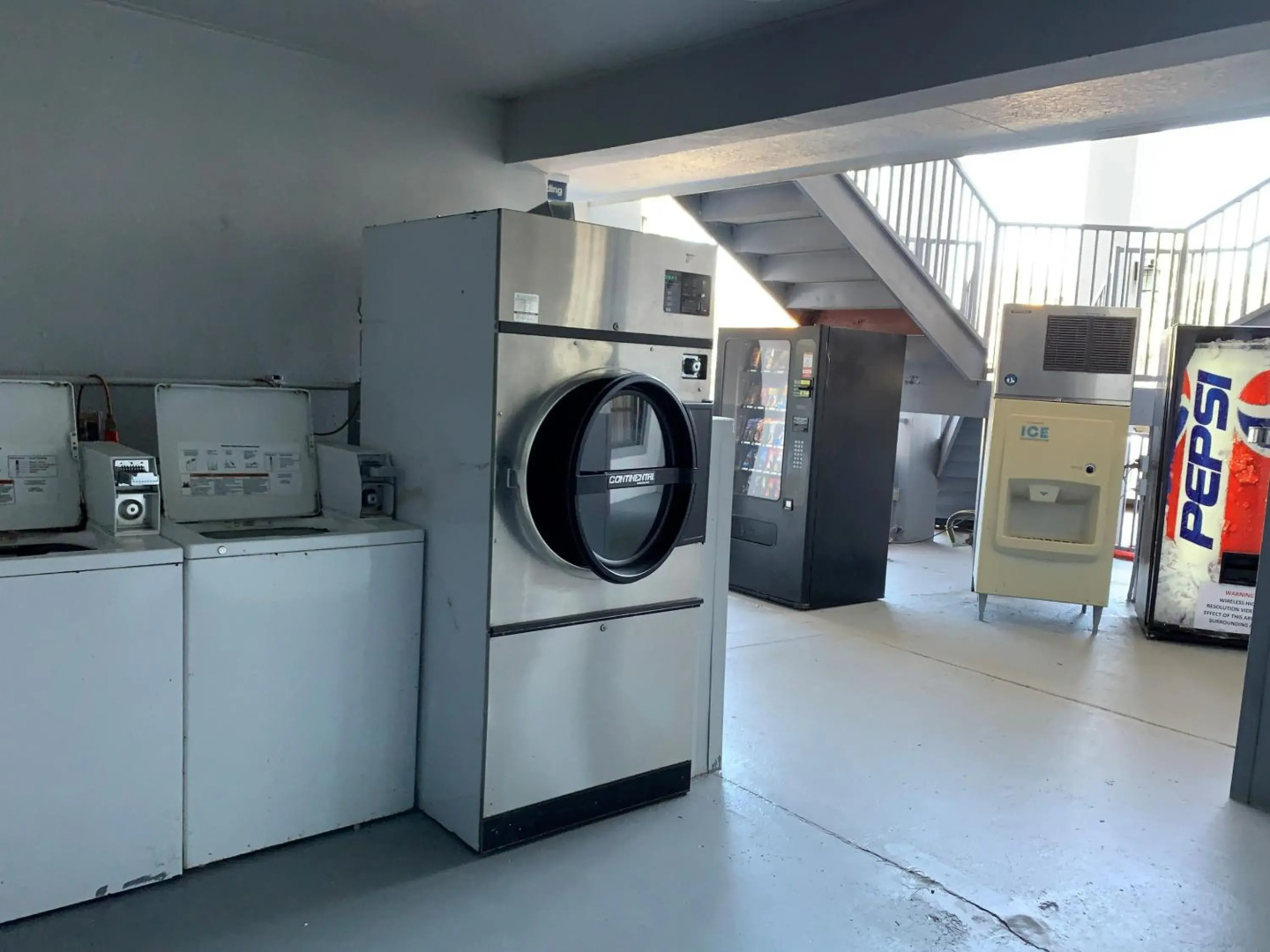 Sunrise Inn & Suites