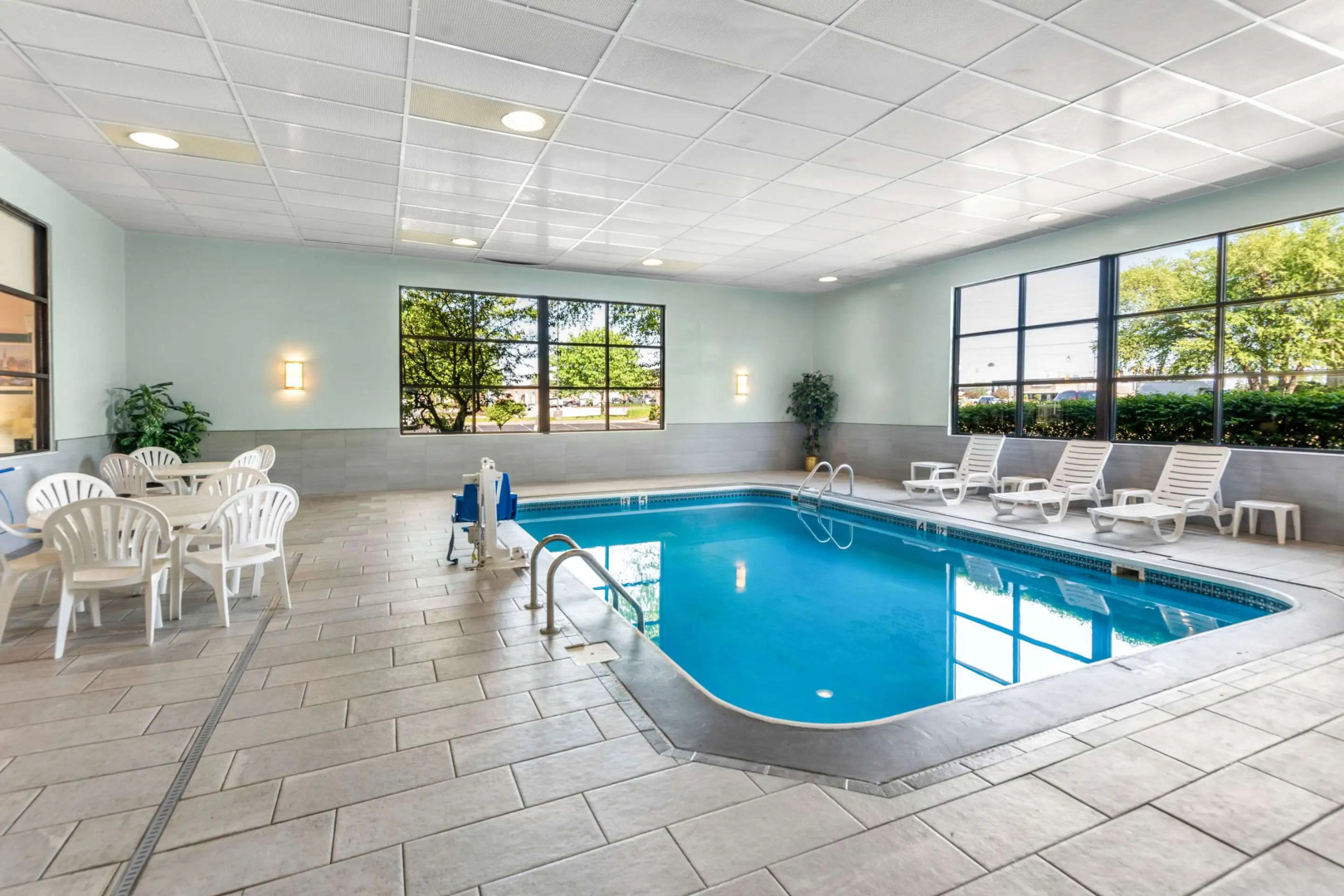 Clarion Inn & Suites Indianapolis Northwest